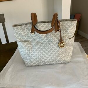 Michael Kors Womens White Tan Leather Double Handle Inner Pocket Tote Bag new